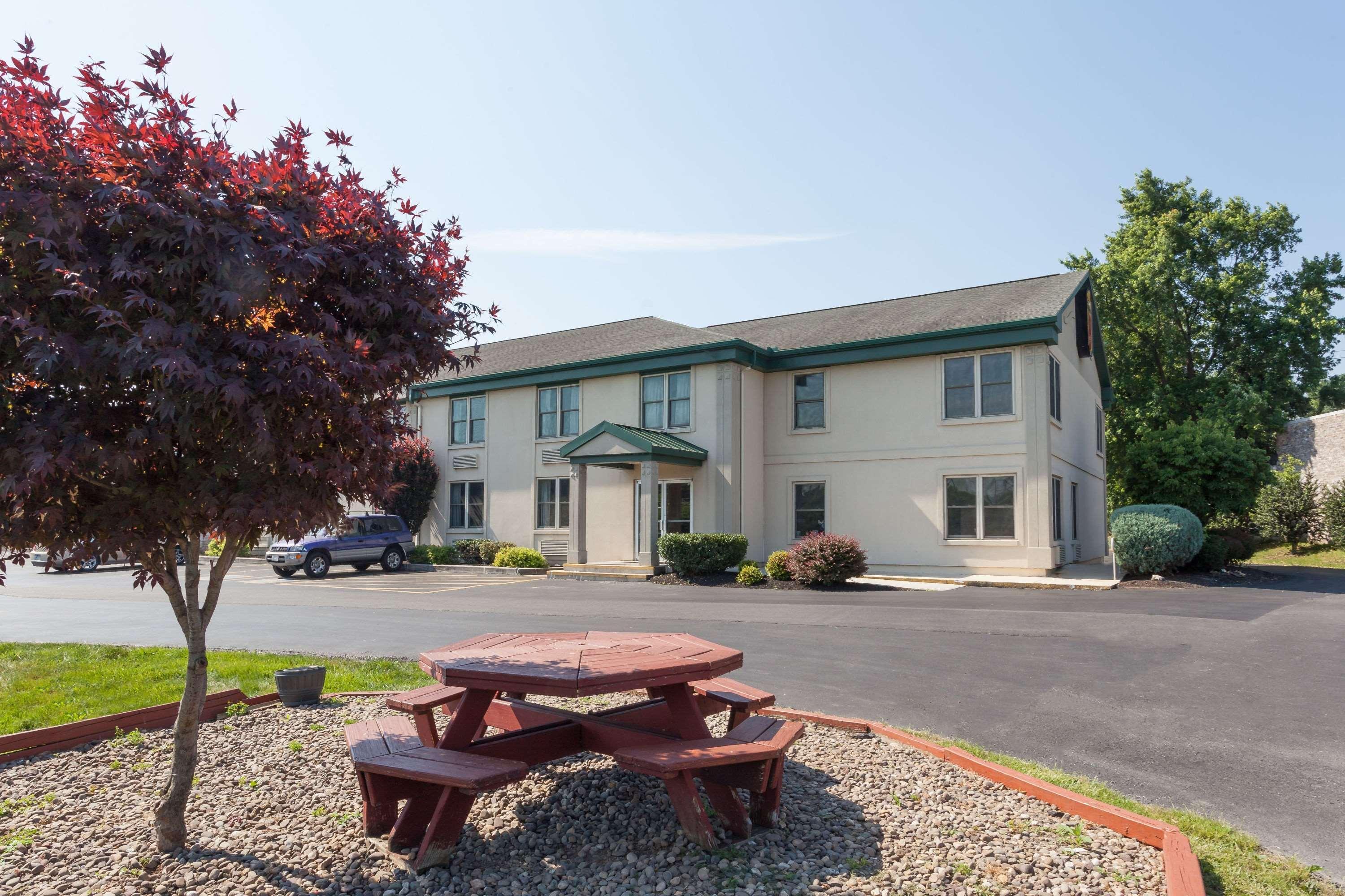 Super 8 By Wyndham Harrisburg Hershey West Kültér fotó